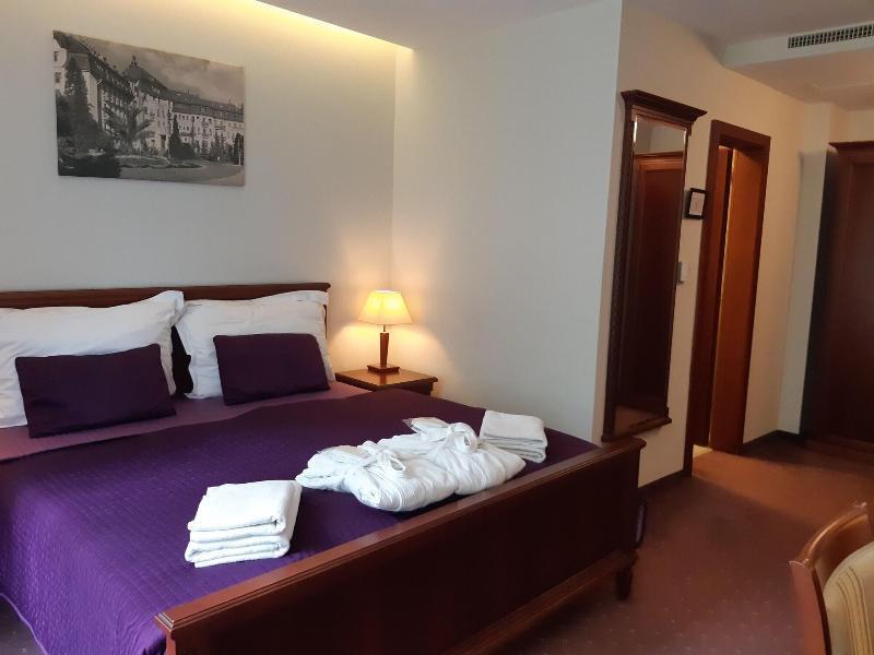 Hotel Park Avenue **** Pieszczany Zewnętrze zdjęcie