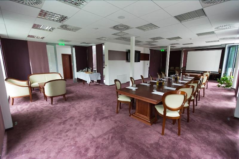 Hotel Park Avenue **** Pieszczany Zewnętrze zdjęcie