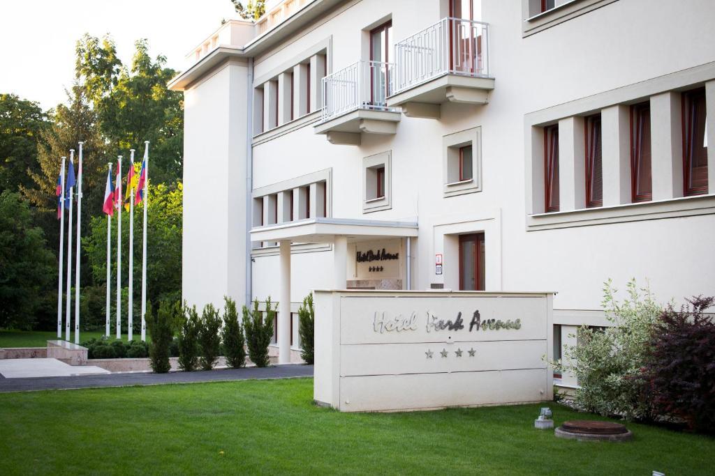 Hotel Park Avenue **** Pieszczany Zewnętrze zdjęcie